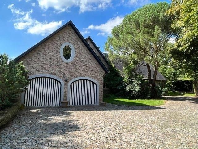 Villa à vendre à Embourg 4053 0.00€ 4 chambres 360.00m² - annonce 137883