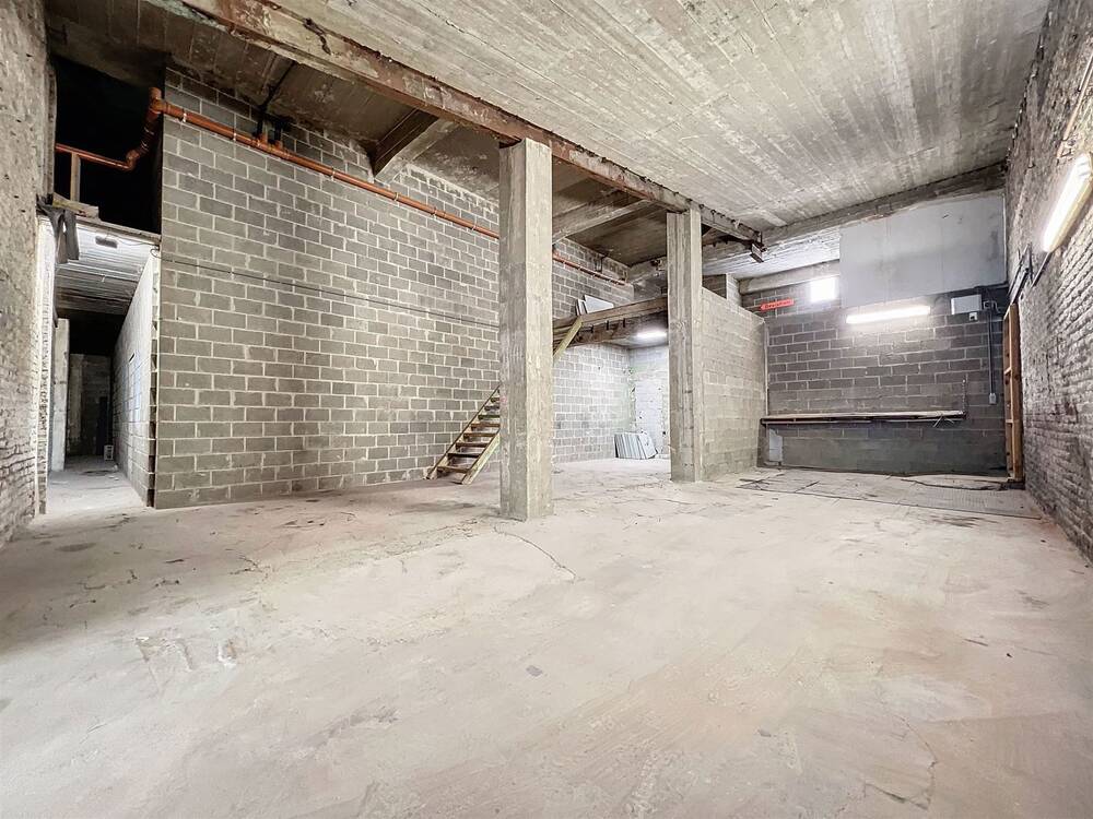 Commerce à louer à Liège 4000 1000.00€  chambres 246.00m² - annonce 240020